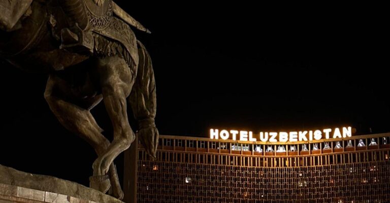 A striking view of a monument near Hotel Uzbekistan in Tashkent at night