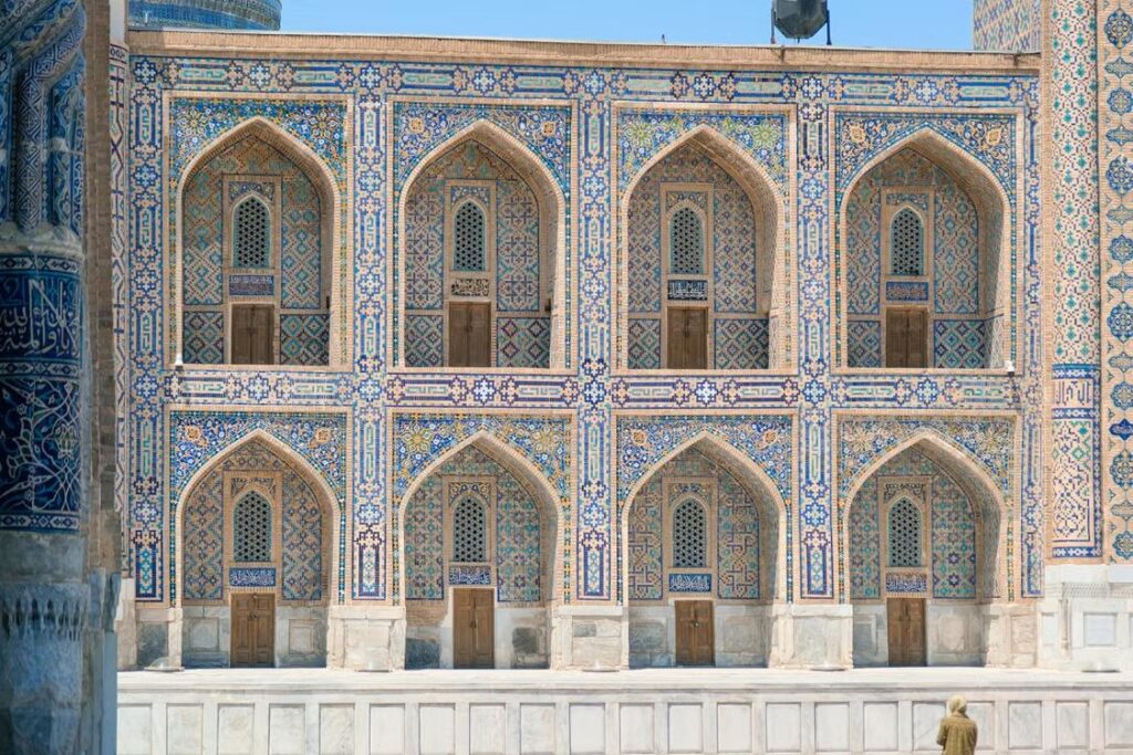 Intricate-tilework-detail-Uzbekistan